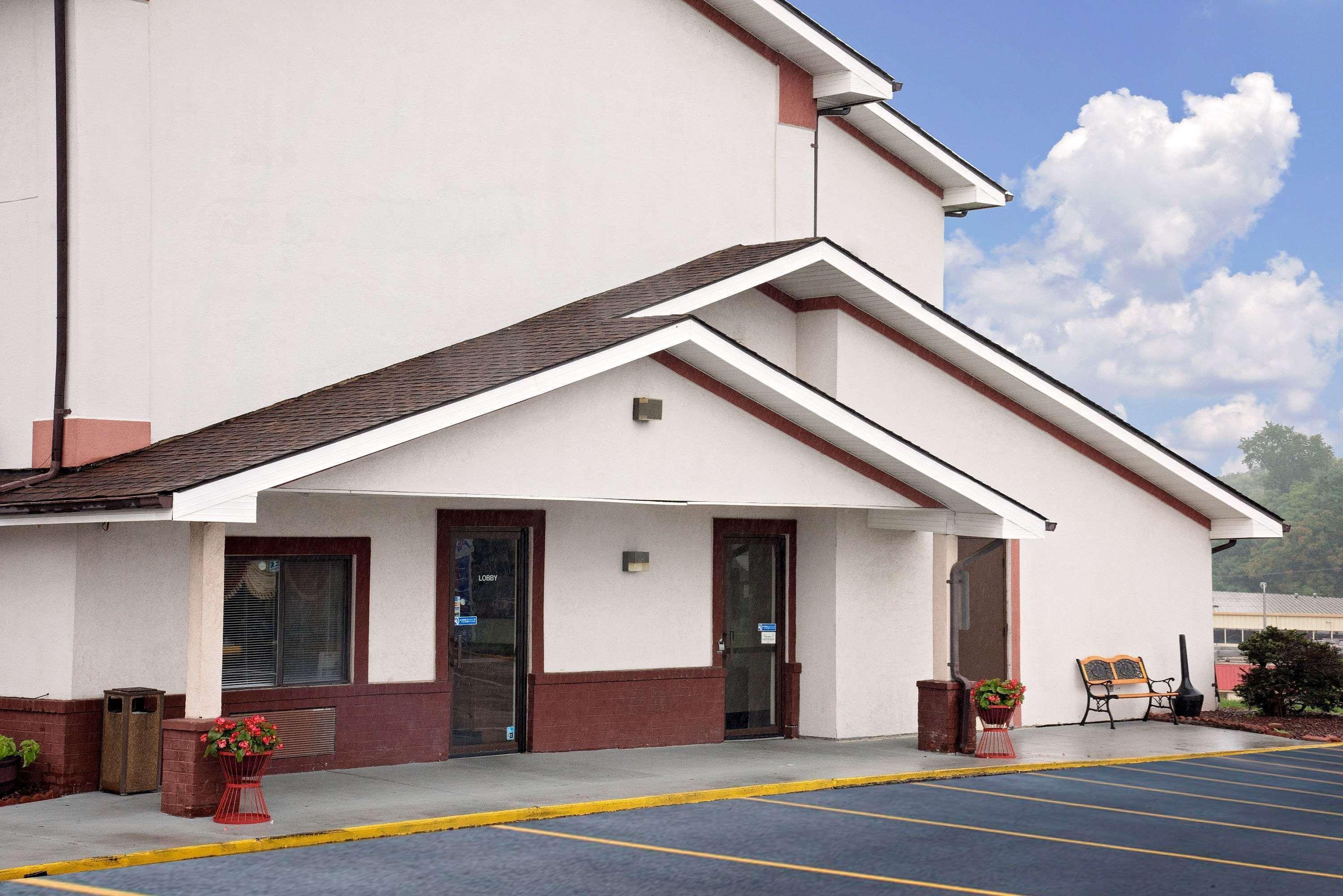 Hotel Super 8 Martinsburg Exteriér fotografie