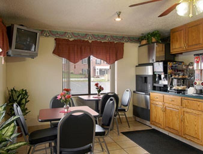 Hotel Super 8 Martinsburg Restaurace fotografie